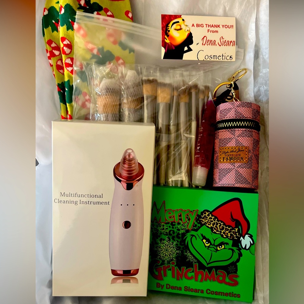 Dena Sieara Cosmetics Beauty Christmas Gift Box